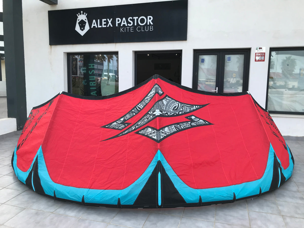 Used 2023 Naish Phoenix 9m (Display/Demo) – Alex Pastor Kite Club