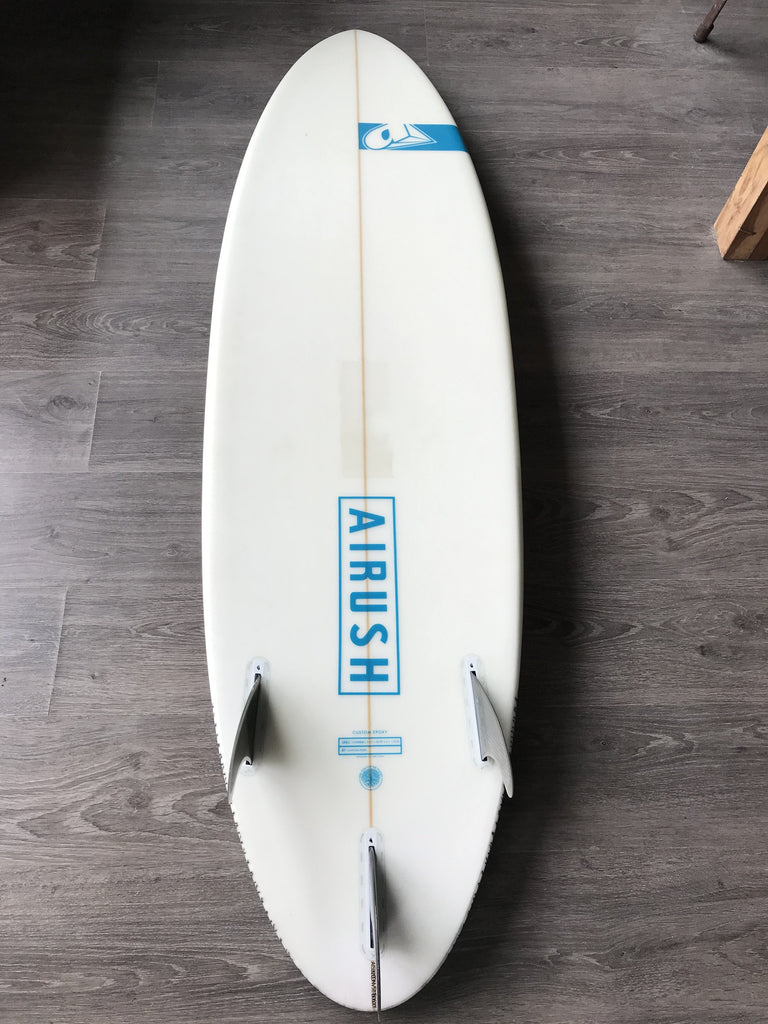 Alex Pastor Kite Club - Airush Destination Store and Kiteschool Surf Boards Used 2019 Airush Converse 5’11’’ Custom Epóxi